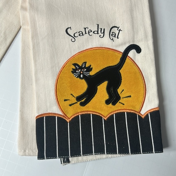 Ritz Scaredy Cat Halloween Kitchen Towels set of two - Picture 2 of 6